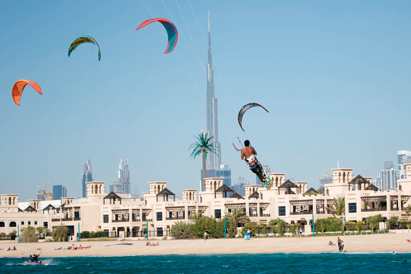 Дубай – пылающее неоновыми огнями сердце ОАЭ
